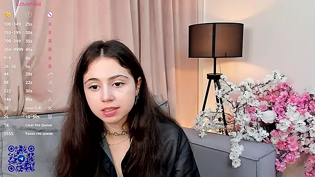 JulianaChapel online show from 09-18-25, 10:39