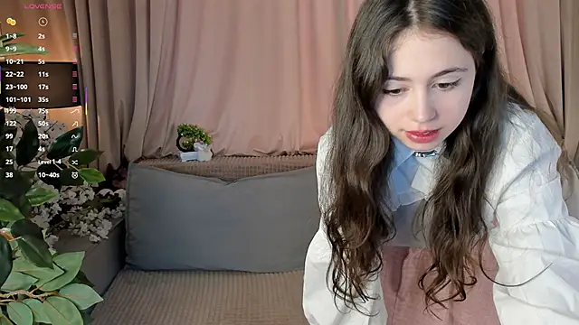 JulianaChapel online show from 11-02-25, 08:17