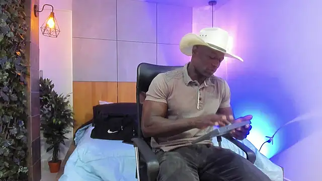 MarcusBlack  online show from 09-23-25, 11:35