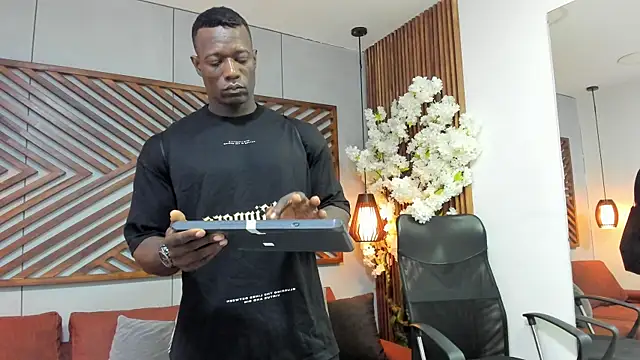 MarcusBlack  online show from 11-08-25, 11:32