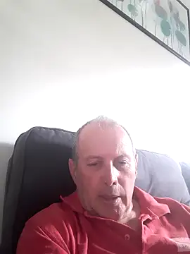 Snapshot of Vince072 chatting on 09-13-25, 03:45 Vince072 online show from 09-13-25, 03:45