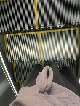 Snapshot of xiaoyuan01 chatting on 10-19-25, 02:23 xiaoyuan01 online show from 10-19-25, 02:23