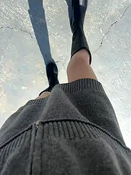 Snapshot of xiaoyuan01 chatting on 10-23-25, 01:49 xiaoyuan01 online show from 10-23-25, 01:49