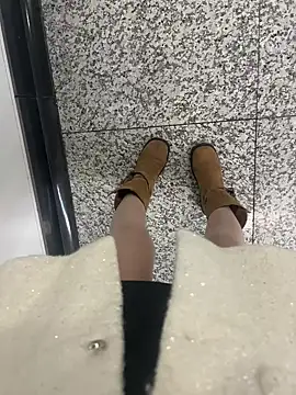 Snapshot of xiaoyuan01 chatting on 11-08-25, 01:28 xiaoyuan01 online show from 11-08-25, 01:28