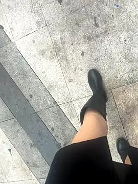 Snapshot of xiaoyuan01 chatting on 12-01-25, 01:43 xiaoyuan01 online show from 12-01-25, 01:43