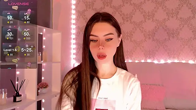 Snapshot of HolyMiax chatting on 09-14-25, 03:38 HolyMiax online show from 09-14-25, 03:38