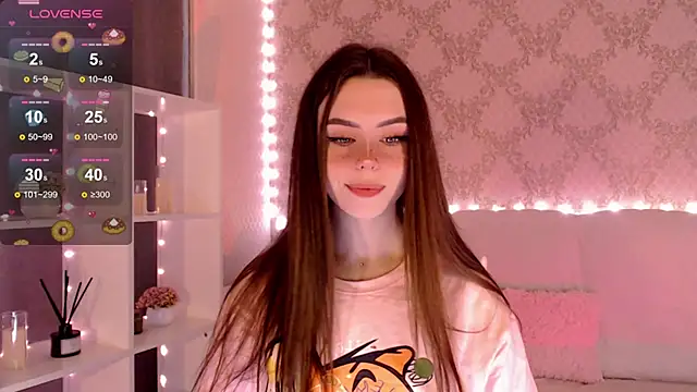 Snapshot of HolyMiax chatting on 09-15-25, 03:17 HolyMiax online show from 09-15-25, 03:17