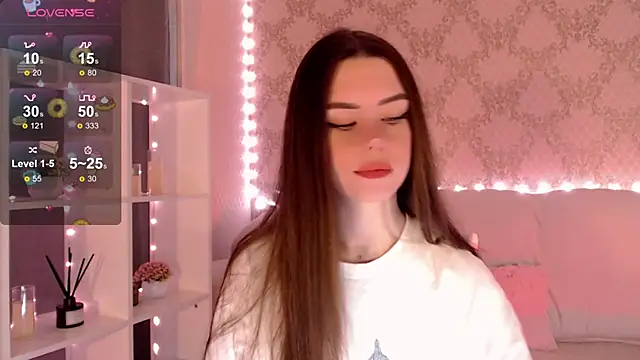 Snapshot of HolyMiax chatting on 09-18-25, 03:41 HolyMiax online show from 09-18-25, 03:41