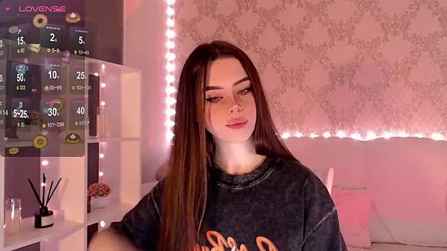 Snapshot of HolyMiax chatting on 09-26-25, 03:43 HolyMiax online show from 09-26-25, 03:43