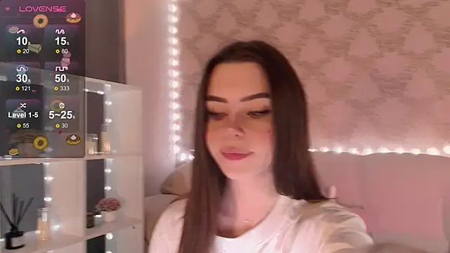 Snapshot of HolyMiax chatting on 11-15-25, 03:15 HolyMiax online show from 11-15-25, 03:15