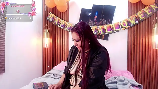 EmmaJhomson online show from 10-12-25, 09:41