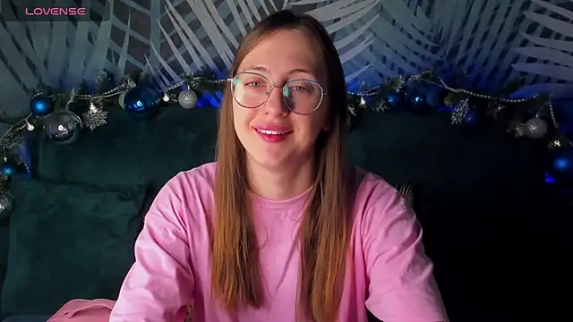 ChristyCrayme online show from 12-20-25, 10:17