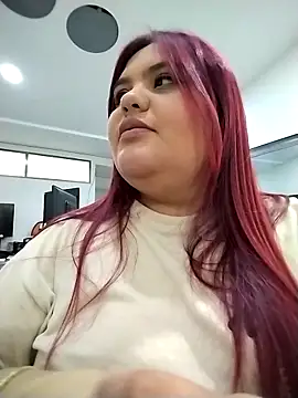 Snapshot of Dolce_pearl chatting on 10-11-25, 03:06 Dolce pearl online show from 10-11-25, 03:06