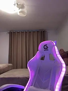 LunaBex online show from 09-17-25, 04:36