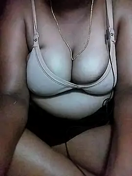 Snapshot of ammutamiltamil chatting on 09-10-25, 04:07 ammutamiltamil online show from 09-10-25, 04:07