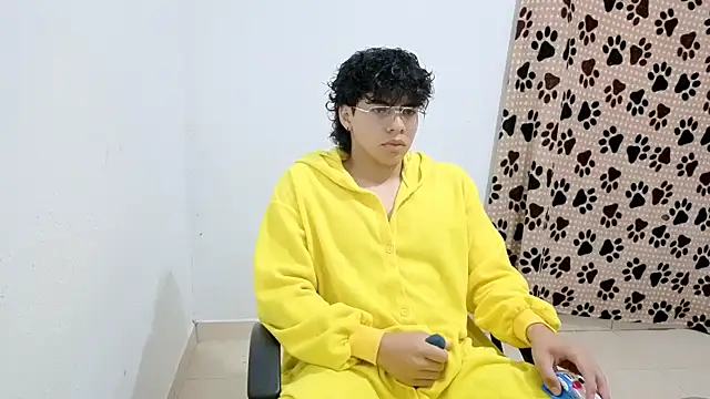 Kei Dream online show from 10-30-25, 03:57