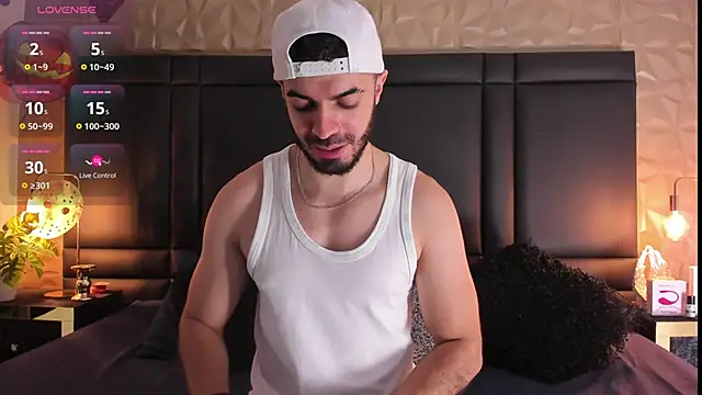 AxelThompson  online show from 10-13-25, 11:21