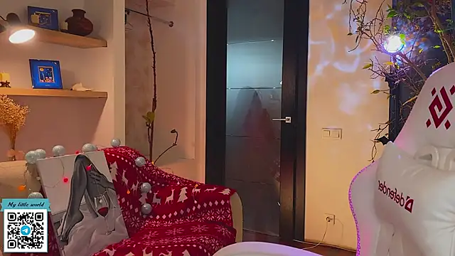 mia here online show from 12-19-25, 11:28