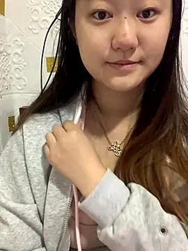 Snapshot of xialuo25 chatting on 10-20-25, 12:33 xialuo25 online show from 10-20-25, 12:33