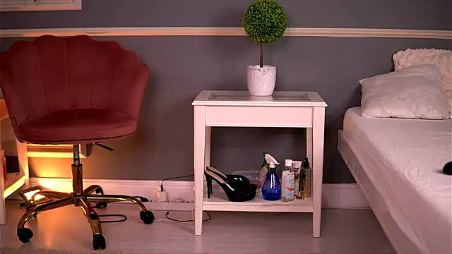 LucyxRios online show from 11-20-25, 09:47