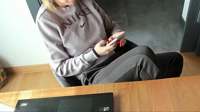 Horny mommy online show from 02-27-25, 09:32