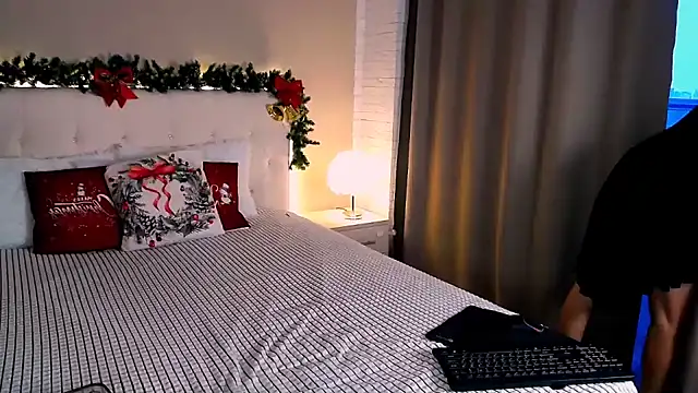 Snapshot of MonikaBelachi chatting on 01-09-26, 05:32 MonikaBelachi online show from 01-09-26, 05:32