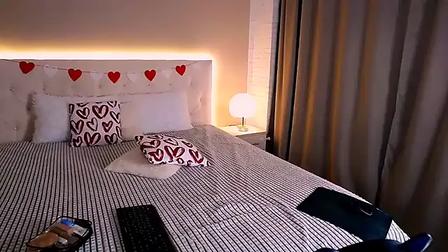 Snapshot of MonikaBelachi chatting on 02-16-26, 06:09 MonikaBelachi online show from 02-16-26, 06:09