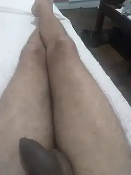 Snapshot of GuilhermeYuree chatting on 11-30-25, 12:53 GuilhermeYuree online show from 11-30-25, 12:53