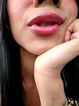 Snapshot of Juliana_Xander chatting on 11-12-25, 02:17 Juliana Xander online show from 11-12-25, 02:17