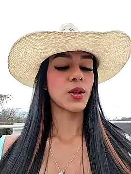 Snapshot of Juliana_Xander chatting on 11-20-25, 02:28 Juliana Xander online show from 11-20-25, 02:28