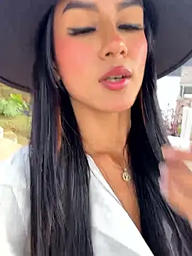 Snapshot of Juliana_Xander chatting on 11-29-25, 02:53 Juliana Xander online show from 11-29-25, 02:53