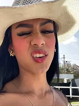 Snapshot of Juliana_Xander chatting on 12-04-25, 02:04 Juliana Xander online show from 12-04-25, 02:04