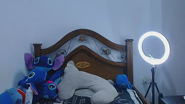 Snapshot of Aria_Arthur chatting on 10-01-25, 10:54 Aria Arthur online show from 10-01-25, 10:54