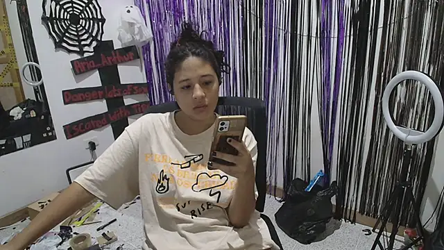 Snapshot of Aria_Arthur chatting on 10-14-25, 09:43 Aria Arthur online show from 10-14-25, 09:43