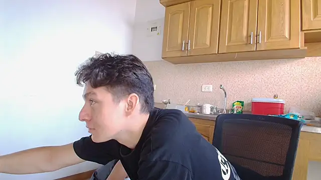 Snapshot of Aria_Arthur chatting on 10-15-25, 12:27 Aria Arthur online show from 10-15-25, 12:27