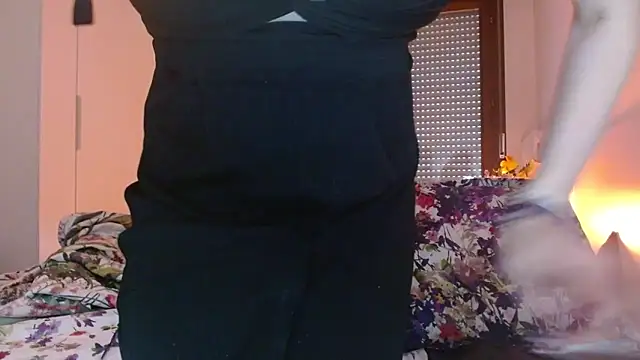 Snapshot of refem9 chatting on 11-02-25, 02:30 refem9 online show from 11-02-25, 02:30