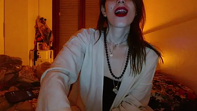 Snapshot of refem9 chatting on 11-06-25, 04:57 refem9 online show from 11-06-25, 04:57