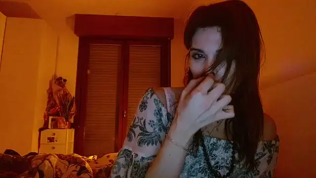 Snapshot of refem9 chatting on 11-06-25, 05:36 refem9 online show from 11-06-25, 05:36