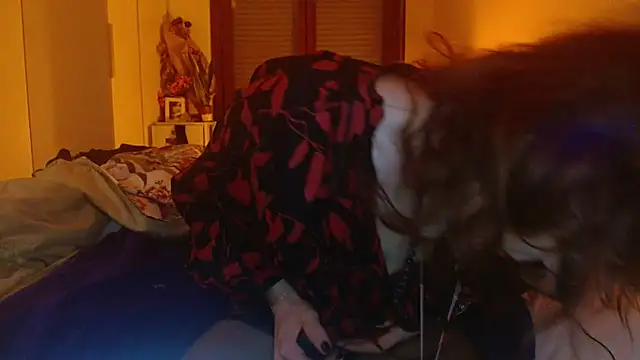 Snapshot of refem9 chatting on 11-11-25, 05:46 refem9 online show from 11-11-25, 05:46