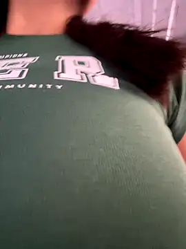 Snapshot of Ninazhang chatting on 09-28-25, 01:44 Ninazhang online show from 09-28-25, 01:44