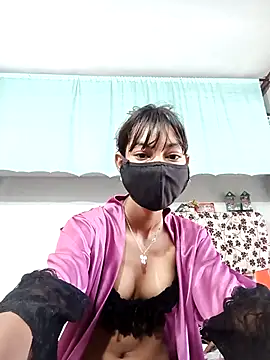 HOT SHRII online show from 10-18-25, 03:53