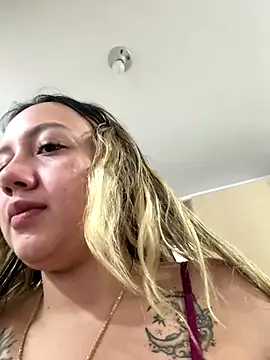 Snapshot of Becca_Johnson_u chatting on 11-07-25, 06:52 Becca Johnson u online show from 11-07-25, 06:52