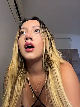 Snapshot of Becca_Johnson_u chatting on 11-26-25, 03:18 Becca Johnson u online show from 11-26-25, 03:18