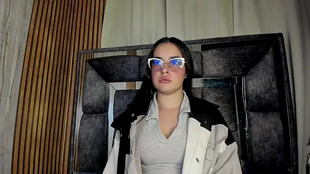 Cherry  Hot online show from 11-24-25, 04:12