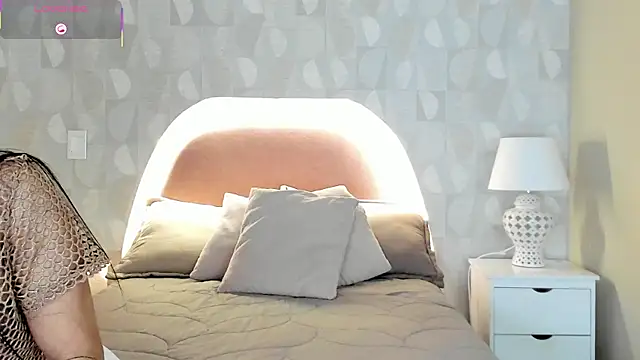 isabella milf  online show from 10-13-25, 07:03