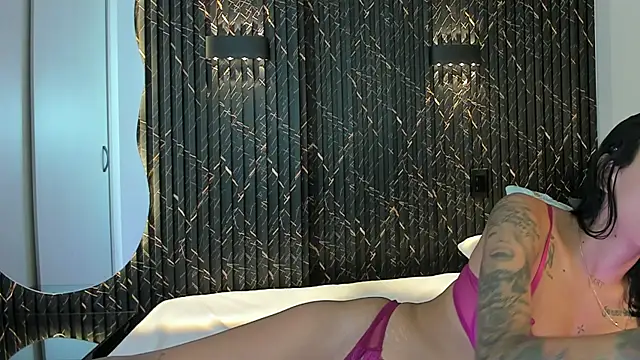 ZOETTAYLOR online show from 12-19-25, 09:44