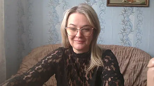 Snapshot of EleanoraDream chatting on 09-14-25, 06:34 EleanoraDream online show from 09-14-25, 06:34