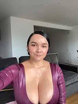 Snapshot of Nova_Gabriela chatting on 09-30-25, 03:17 Nova Gabriela online show from 09-30-25, 03:17