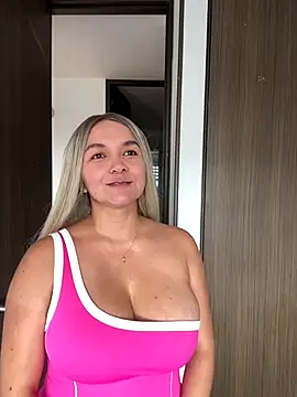 Snapshot of Nova_Gabriela chatting on 12-05-25, 03:20 Nova Gabriela online show from 12-05-25, 03:20