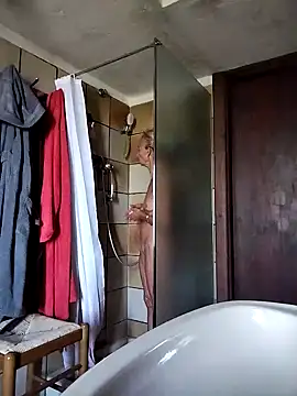 clarabell4 online show from 11-04-25, 08:13